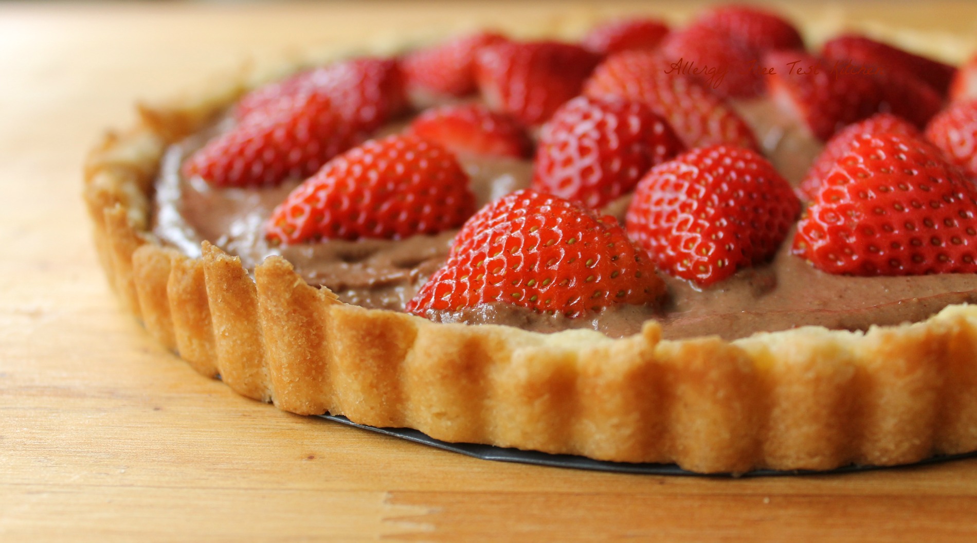 Chocolate Strawberry Tart - LIVING FREE HEALTH AND LIFE
